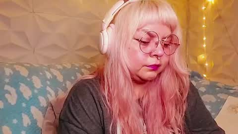 Snapshot of satyn_doll chatting on 06-14-26, 02:35 Gina George online show from 06-14-26, 02:35