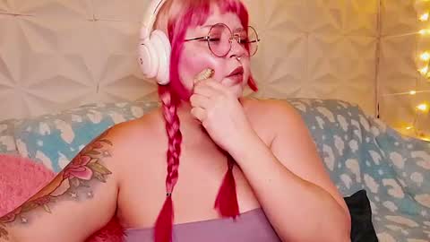Snapshot of satyn_doll chatting on 06-23-26, 12:52 Gina George online show from 06-23-26, 12:52