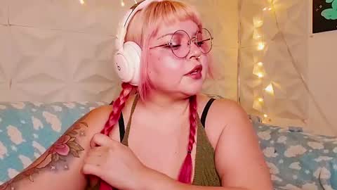 Snapshot of satyn_doll chatting on 06-27-26, 11:21 Gina George online show from 06-27-26, 11:21