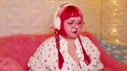 Snapshot of satyn_doll chatting on 07-09-26, 12:48 Gina George online show from 07-09-26, 12:48