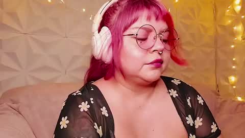 Snapshot of satyn_doll chatting on 07-19-26, 12:25 Gina George online show from 07-19-26, 12:25