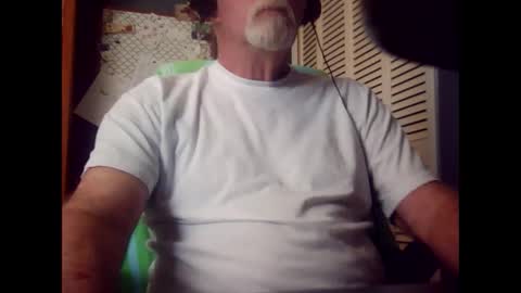 Snapshot of satyr64 chatting on 04-21-26, 02:12 satyr64 online show from 04-21-26, 02:12