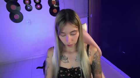 I AM JENN  online show from 05-10-26, 10:48