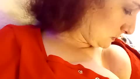 Snapshot of saucybear666 chatting on 02-13-25, 05:58 SnowBunny online show from 02-13-25, 05:58