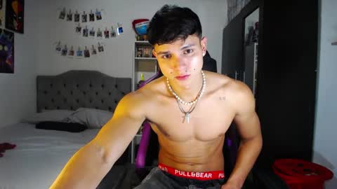 Snapshot of saulomiralles chatting on 05-15-26, 12:06 Saulo online show from 05-15-26, 12:06