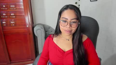 Snapshot of sava_lee chatting on 12-01-24, 10:32 Sava lee online show from 12-01-24, 10:32