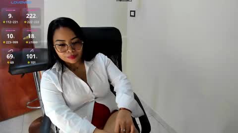 Snapshot of sava_lee chatting on 03-01-25, 11:37 Sava lee online show from 03-01-25, 11:37