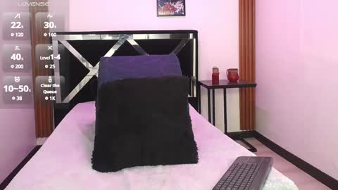 Snapshot of savage_doll chatting on 11-15-25, 04:32 ANGELICA online show from 11-15-25, 04:32