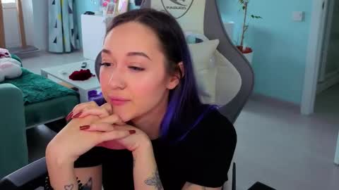 Ariel online show from 03-19-26, 04:38