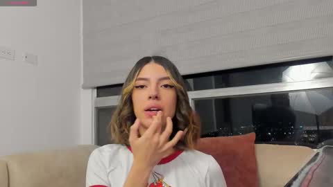 Snapshot of savagesweethearts chatting on 10-20-25, 01:50 savagesweethearts online show from 10-20-25, 01:50