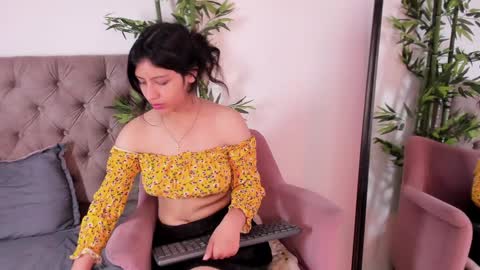 Snapshot of savannah_cameron chatting on 01-18-25, 12:36 Savannah online show from 01-18-25, 12:36