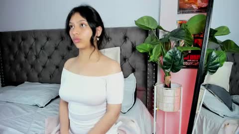 Snapshot of savannah_cameron chatting on 02-26-25, 06:32 Savannah online show from 02-26-25, 06:32