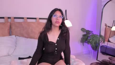 Snapshot of savannah_cameron chatting on 09-11-25, 01:00 Savannah online show from 09-11-25, 01:00