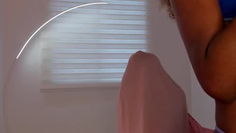 Snapshot of savannahwildee chatting on 06-23-26, 12:25 Savannahwildee online show from 06-23-26, 12:25