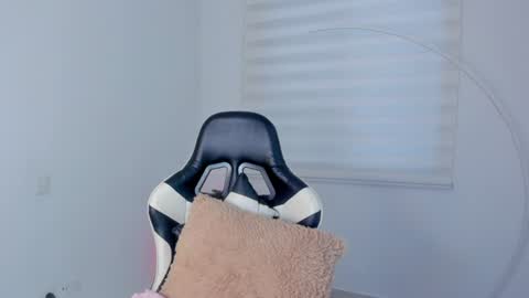Snapshot of savannahwildee chatting on 07-24-26, 11:30 Savannahwildee online show from 07-24-26, 11:30
