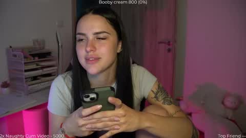 Snapshot of savvage_play chatting on 05-24-26, 06:24 Naomi online show from 05-24-26, 06:24
