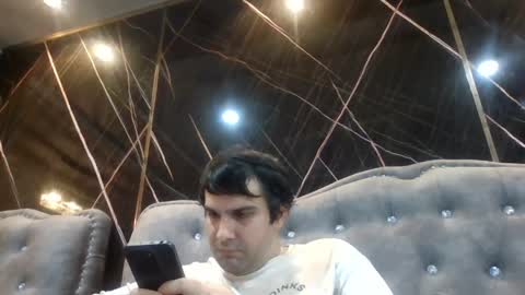 Snapshot of sawasdee04 chatting on 04-04-26, 08:34 petperson04 online show from 04-04-26, 08:34