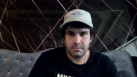 Snapshot of sawasdee04 chatting on 04-07-26, 07:31 petperson04 online show from 04-07-26, 07:31
