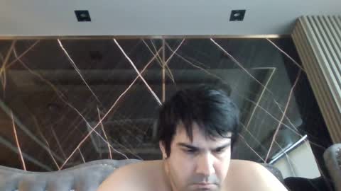 Snapshot of sawasdee04 chatting on 04-13-26, 05:35 petperson04 online show from 04-13-26, 05:35