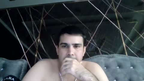 Snapshot of sawasdee04 chatting on 06-21-26, 08:06 petperson04 online show from 06-21-26, 08:06