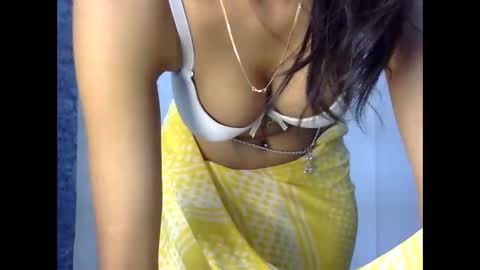 Snapshot of saxee_love chatting on 11-08-25, 03:34 saxee online show from 11-08-25, 03:34