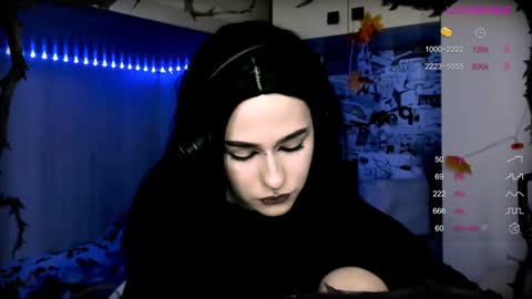pronoun she. name Mary. age 21. online show from 12-14-24, 08:40