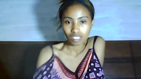 Snapshot of sayaah01 chatting on 07-17-26, 09:05 sayaah01 online show from 07-17-26, 09:05
