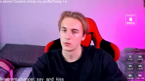 Snapshot of sayfer78 chatting on 02-25-25, 11:33 sayfer online show from 02-25-25, 11:33