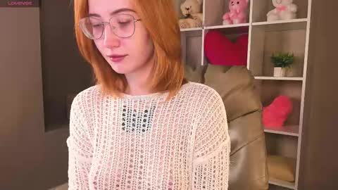 Snapshot of sayl0r_moon chatting on 11-18-25, 01:22 Kira GMT 7 Mon Thu-Sun 0800am-0200pm online show from 11-18-25, 01:22