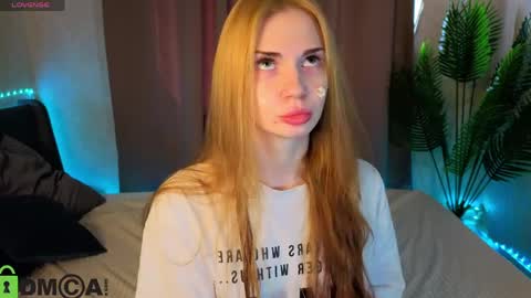 Kira  GMT 7 Mon Thu-Sun  0800am-0200pm  online show from 04-11-26, 09:24