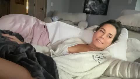 Snapshot of sayplsgdgrl chatting on 12-16-24, 06:49 Good Girls Say Please...and Thank You online show from 12-16-24, 06:49