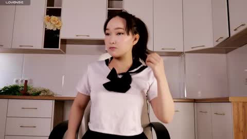 scamelia online show from 10-20-25, 05:08