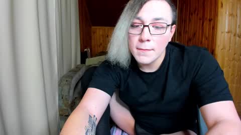 Snapshot of scandark chatting on 02-17-25, 02:09 scandark online show from 02-17-25, 02:09