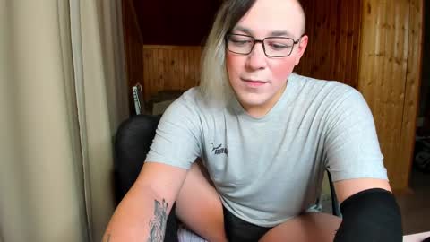 Snapshot of scandark chatting on 03-03-25, 11:44 scandark online show from 03-03-25, 11:44