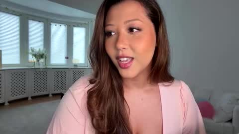 Snapshot of scandidreamgirl chatting on 05-13-26, 10:23 Cara online show from 05-13-26, 10:23