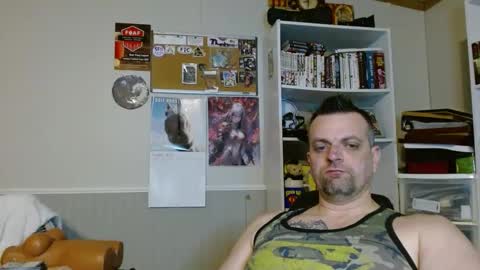 Snapshot of scarecrow2wm chatting on 03-10-25, 02:39 Kent Clark online show from 03-10-25, 02:39