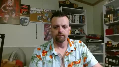 Snapshot of scarecrow2wm chatting on 11-24-25, 02:44 Kent Clark online show from 11-24-25, 02:44