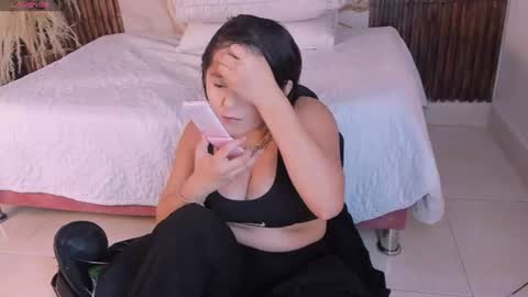 Snapshot of scarlet__rose_ chatting on 06-12-26, 11:20 scarlet__rose_ online show from 06-12-26, 11:20