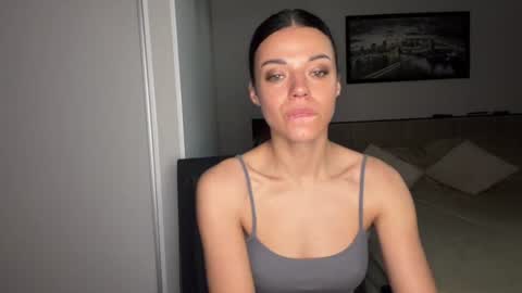 Snapshot of scarlet_daisy_ chatting on 06-16-26, 07:00 Sophie online show from 06-16-26, 07:00