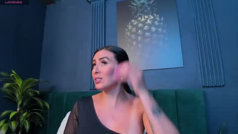 Scarlet Edwars online show from 04-17-26, 06:55