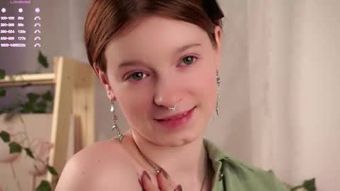 Snapshot of scarlet_fever10 chatting on 11-18-25, 12:42 scarlet_fever10 online show from 11-18-25, 12:42