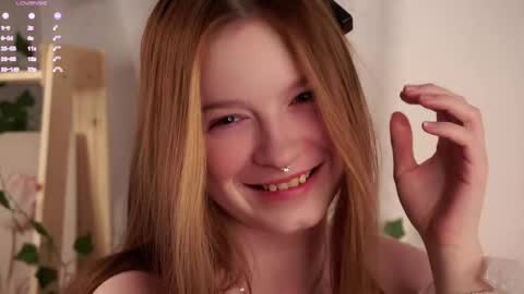 Snapshot of scarlet_fever10 chatting on 11-23-25, 02:06 scarlet_fever10 online show from 11-23-25, 02:06