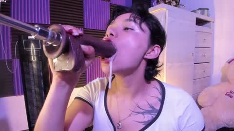 Snapshot of scarlet_gold chatting on 12-10-24, 02:05 scarlet_gold online show from 12-10-24, 02:05