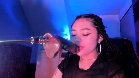 Snapshot of scarlet_gold chatting on 02-24-25, 03:55 scarlet_gold online show from 02-24-25, 03:55