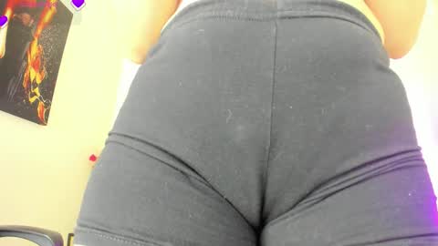 Snapshot of scarlet_hit chatting on 11-14-25, 03:49 scarlet_hit online show from 11-14-25, 03:49