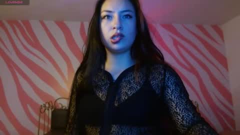 Snapshot of scarlet_queen4 chatting on 02-28-26, 01:23 Kimberly online show from 02-28-26, 01:23