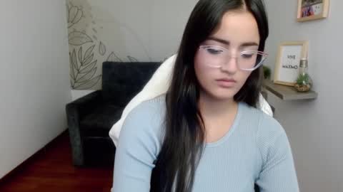 Snapshot of scarlet_rose__ chatting on 02-24-25, 07:52 Scarlet online show from 02-24-25, 07:52