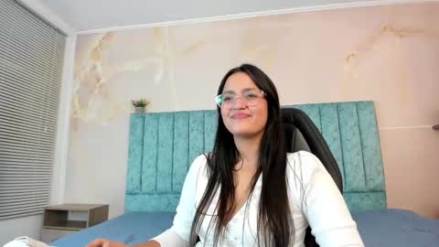 Snapshot of scarlet_rose__ chatting on 03-04-25, 05:45 Scarlet online show from 03-04-25, 05:45