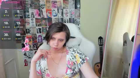 Snapshot of scarlet_sirenn chatting on 02-20-26, 08:27 Alexandra online show from 02-20-26, 08:27