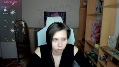 Snapshot of scarlet_sirenn chatting on 02-25-26, 05:17 Alexandra online show from 02-25-26, 05:17